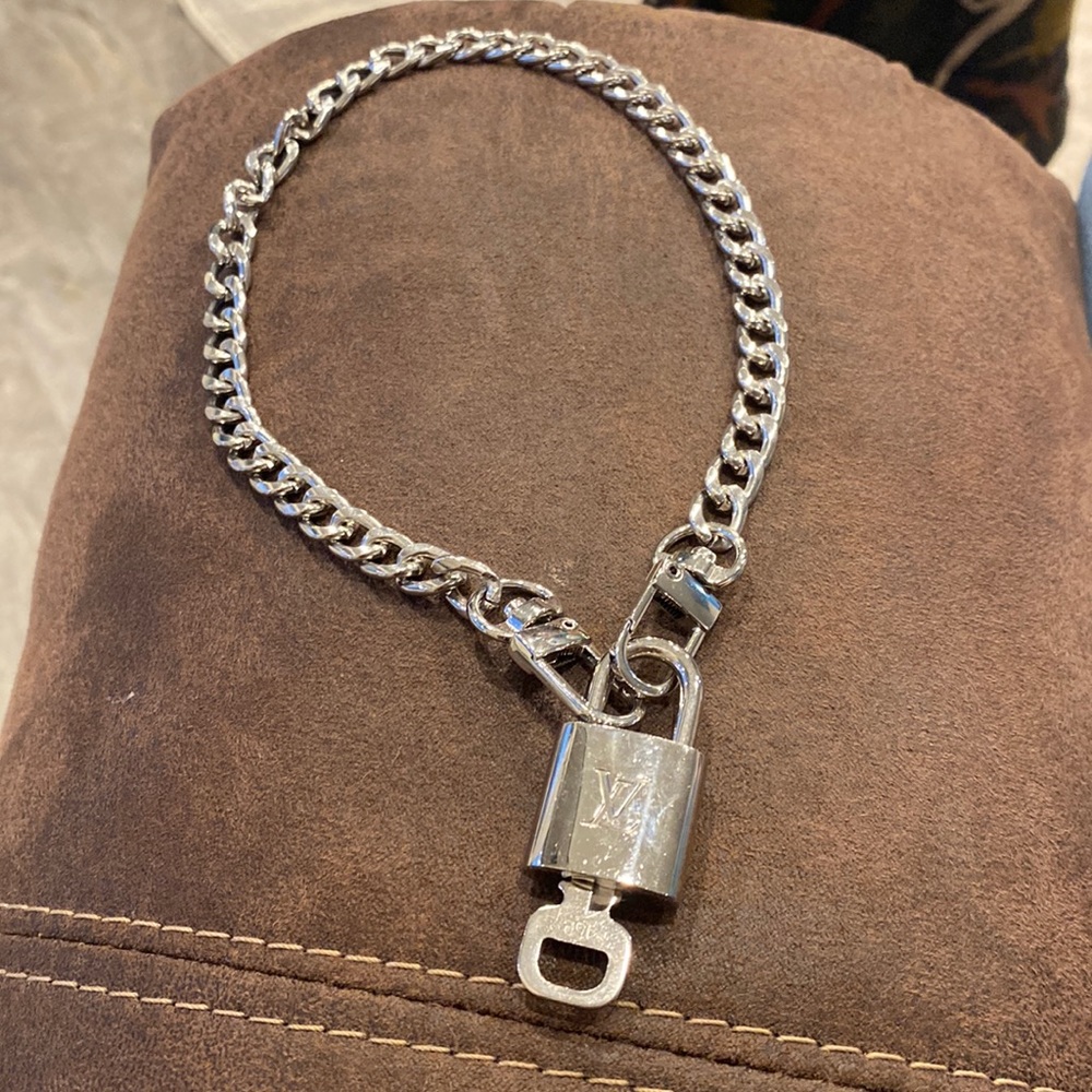 Louis Vuitton Lock and Key Unbraided Silver 16” Chain Necklace (452)